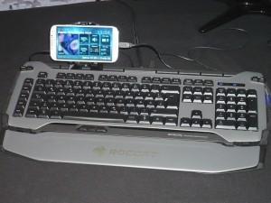 Le Roccat Skelter, clavier haut de gamme multi-fonctions.