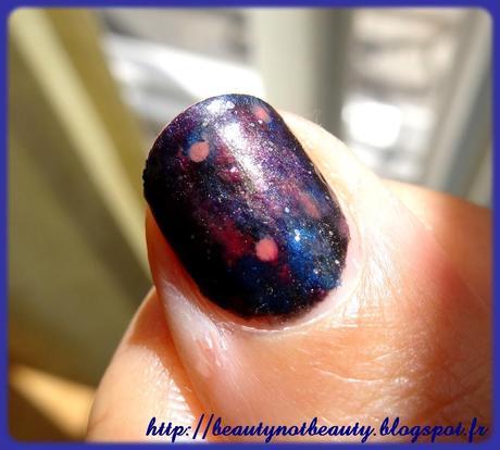 En direct de l'espace, mon premier galaxy nails!