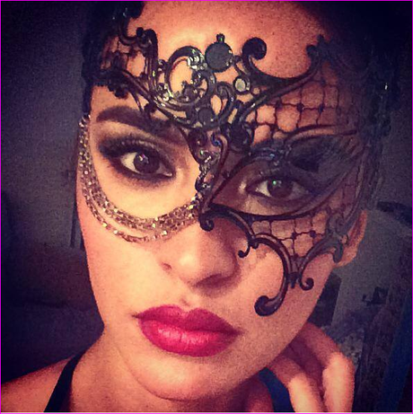 Quelle robe pour Leila ce soir ?