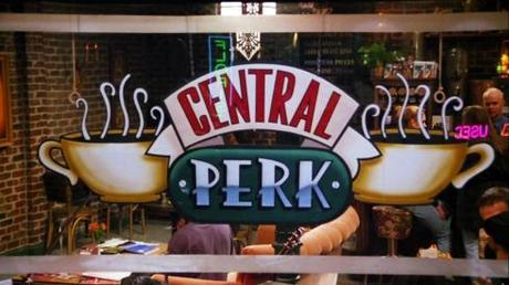 Central Perk - Friends - Charonbelli's blog mode et beauté