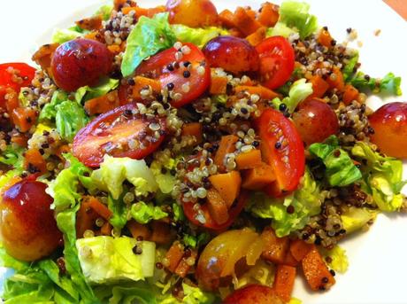 salade sucrée/salée : quinoa, mirabelles, tomates cerises, carottes roties, sucrine