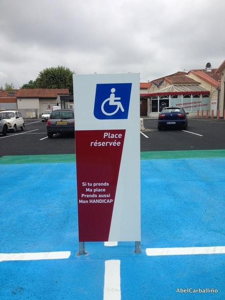 Place Parking handicapés