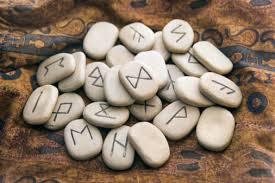 runes divinatoires