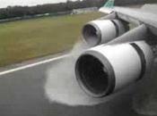 Atterrissage d’un Boeing piste détrempée