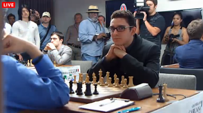 L'incroyable Italien Fabiano Caruana à l'entame de la ronde 9 - capture d'écran du Live © Chess & Strategy