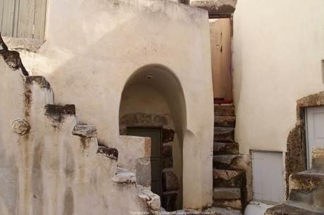 Santorini-abandonned-village-Emborio23_gagaone