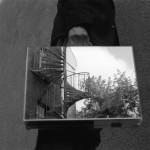 PHOTOGRAPHY : THE MIRROR SUITCASE MAN