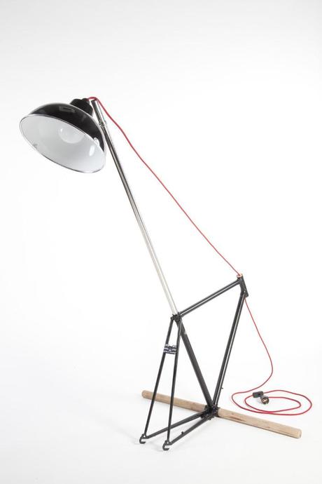 Projet étudiant : la lampe vecteur d'histoire par Julien Mazeyrat