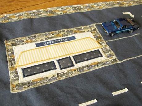 circuit voitures 1001 etoiles Coup de coeur couture : le tapis de voiture de 1001 étoiles