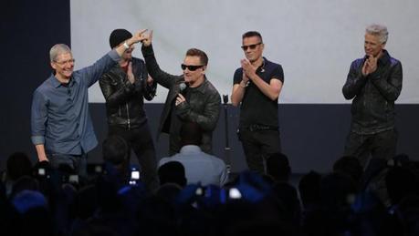 Le nouvel album de U2 directement dans votre iPhone gratuitement, aurait couté 100 millions de dollars à Apple