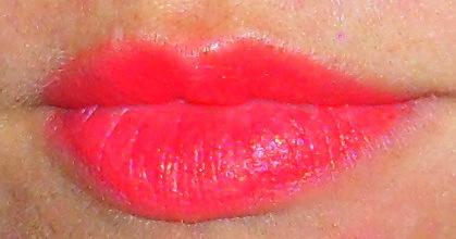 KISS YOUR CHEEKS, BLUSH YOUR LIPS