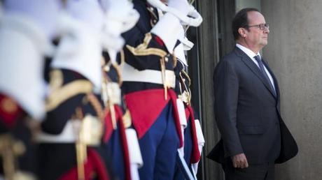 Le chef de l'Etat, François Hollande, sur le perron de l'Elysée, le 10 septembre 2014.