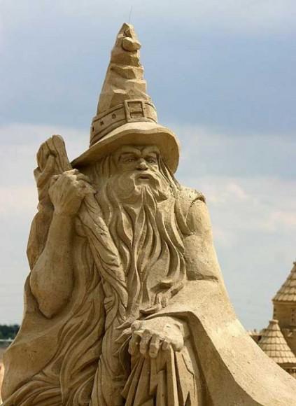 sand art sculpture dessin sable plage mogwaii (126)