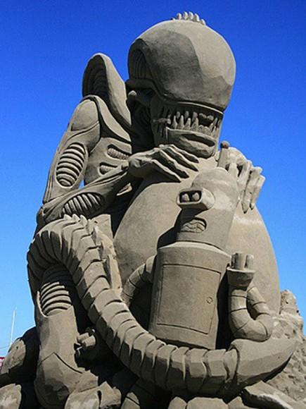 sand art sculpture dessin sable plage mogwaii (44)