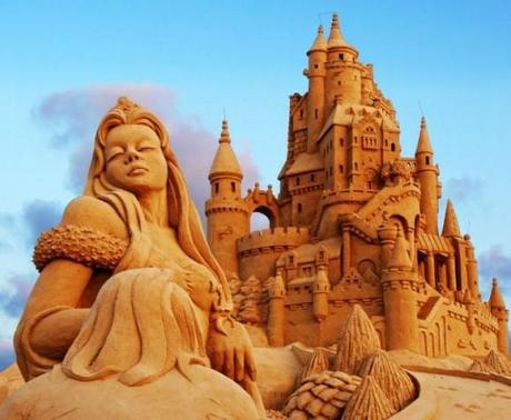 sand art sculpture dessin sable plage mogwaii (95)