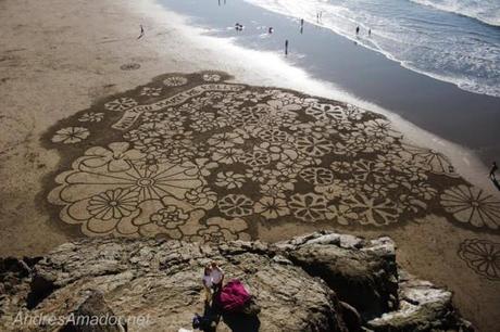 sand art sculpture dessin sable plage mogwaii (24)