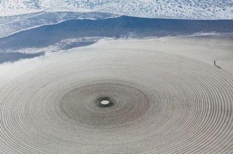 sand art sculpture dessin sable plage mogwaii (43)