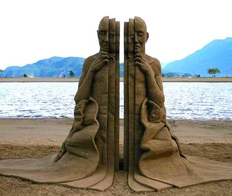 sand art sculpture dessin sable plage mogwaii (59)