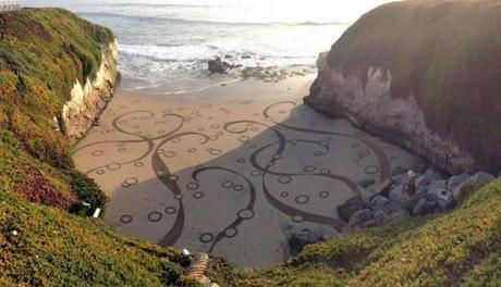 sand art sculpture dessin sable plage mogwaii (30)