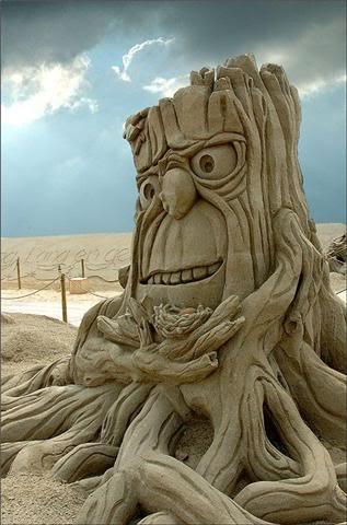 sand art sculpture dessin sable plage mogwaii (91)