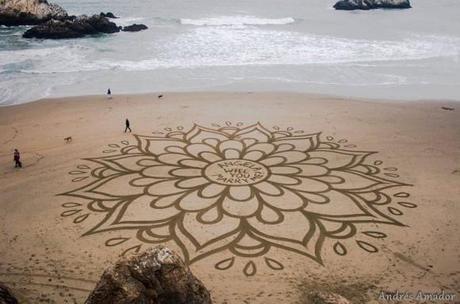 sand art sculpture dessin sable plage mogwaii (39)