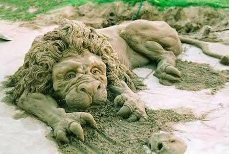 sand art sculpture dessin sable plage mogwaii (88)