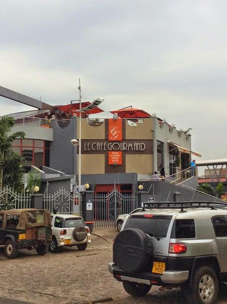 et qu'est ce qu'on trouve avenue de france ?