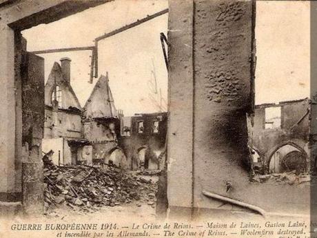 Montage : Béatrice Keller, en bas : les ruines de la maison de Gaston Lainé vues de la rue des Trois-Raisinets