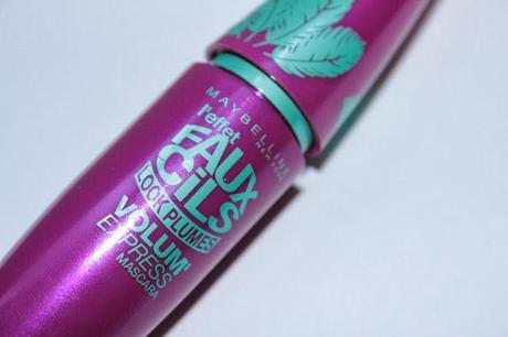 Un maquillage de soirée bordeau et or !