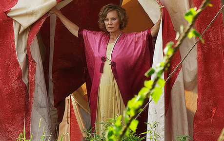 American Horror Story : Des photos promos, un nouveau teaser et des posters pour la saison 4 ! American Horror Story : Des photos promos, un nouveau teaser et des posters pour la saison 4 !