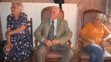 Un centenaire heureux 100 ans good 2