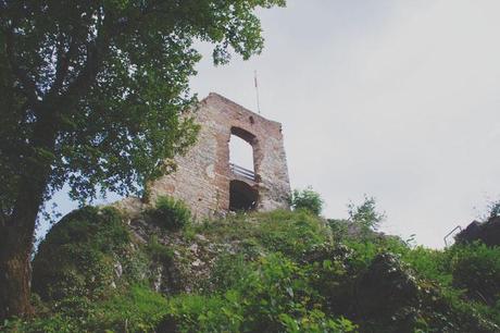 L’Alsace, entre grotte et château ! Chateau de Ferrette