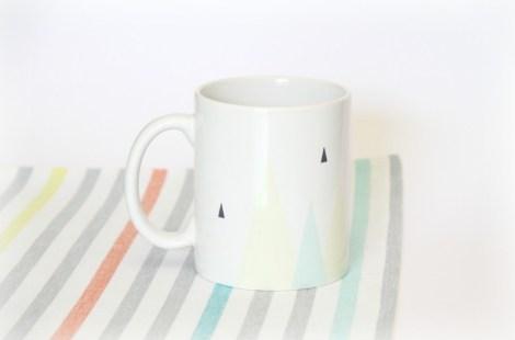 so-mug-triangles-2-910x600