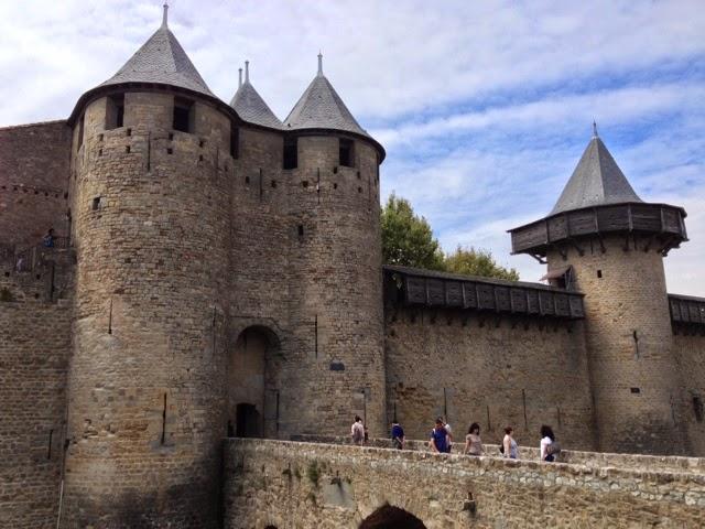 Carcassonne le château, promenade du soir