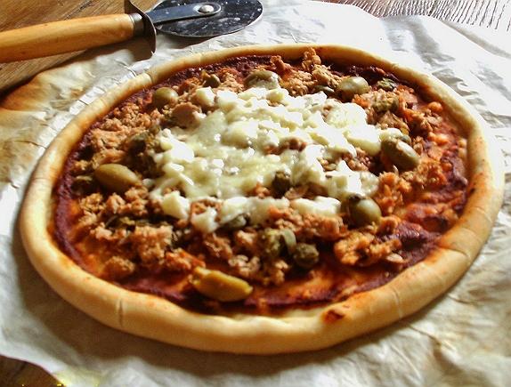 pizza au thon olive mozzarella et capres