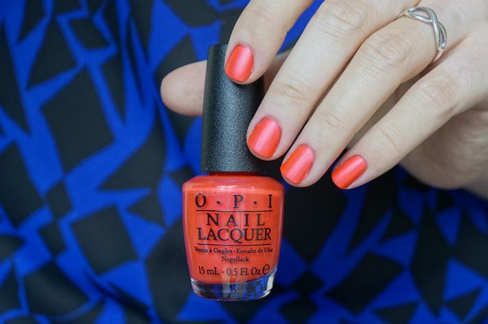 OPI Put a coat on - avis test swatch - Down to the Core-al