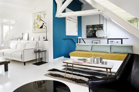 Duplex en bleu, blanc, noir et jaune par Sarah Lavoine