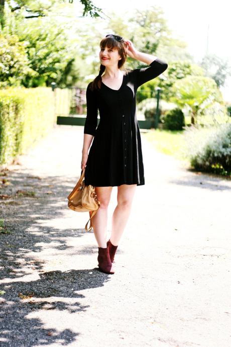 petite robe noire style 90 robe boutonnées blog mode