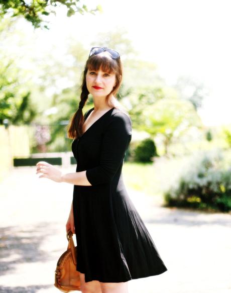 petite robe noire style 90 robe boutonnées blog mode