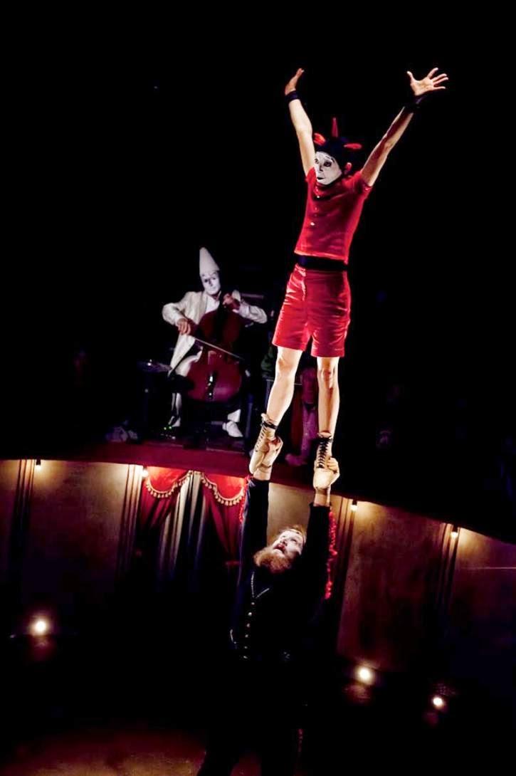 A partir du 8 octobre, découvrez le Cirque Trottola & Petit Théâtre Baraque, au 104 !