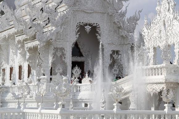 Wat Rong Khun : Le temple plus blanc que blanc Wat-Rong-Khun-Thailande temple blanc mogwaii (35)