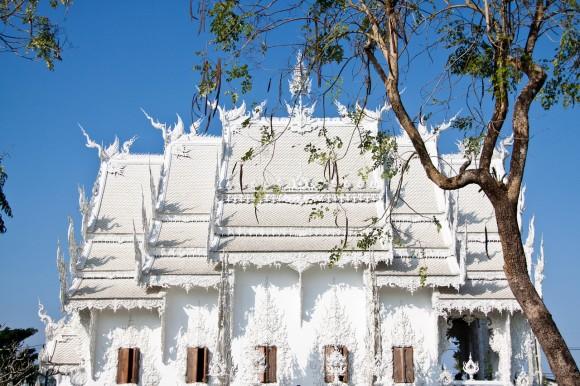 Wat Rong Khun : Le temple plus blanc que blanc Wat-Rong-Khun-Thailande temple blanc mogwaii (4)