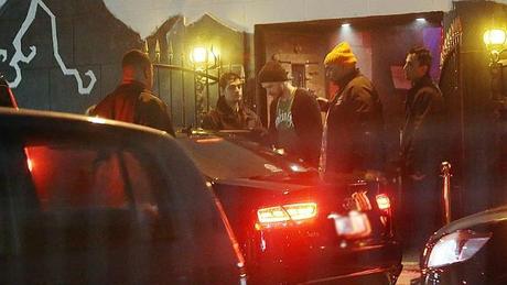 Photos: Justin à la sortie d'un club (07/10/2014)