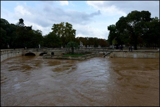 Jardins de la Fontaine, inondations, crues, cadereau
