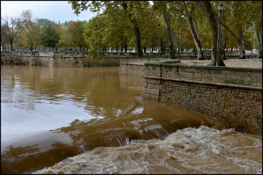 Jardins de la Fontaine, inondations, crues, cadereau