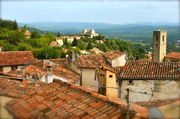 Vue des toits à Caillan, Pays d'Esterel, France