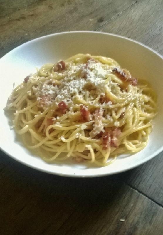 pasta alla carbonara spaghetti lardons fromage et oeuf