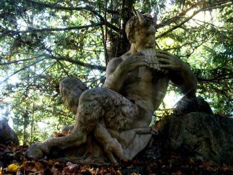 Le dieu Pan joue du syrinx dans le parc du château de Nymphenburg