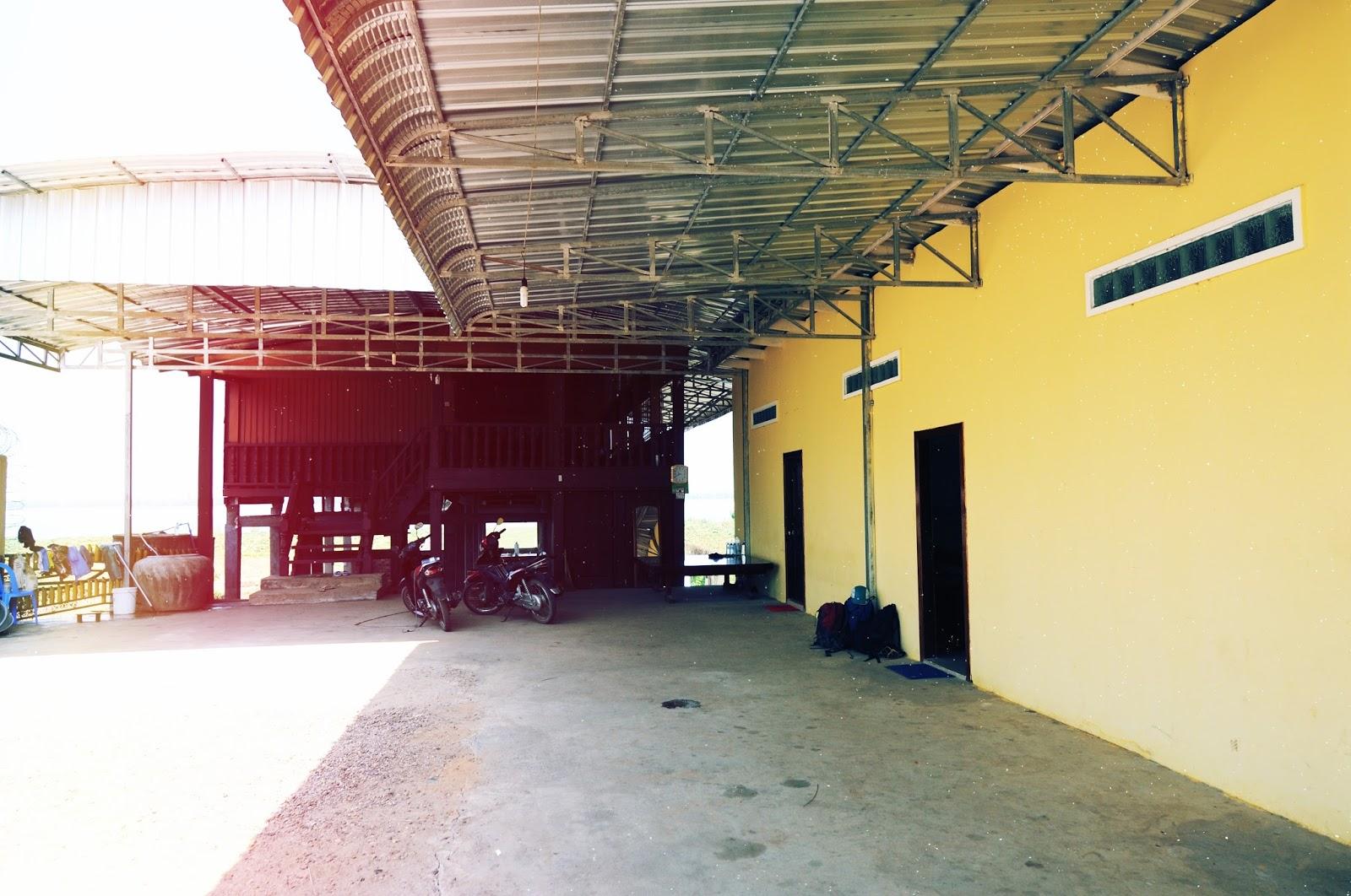 Arrêt chez les musulmans du Cambodge