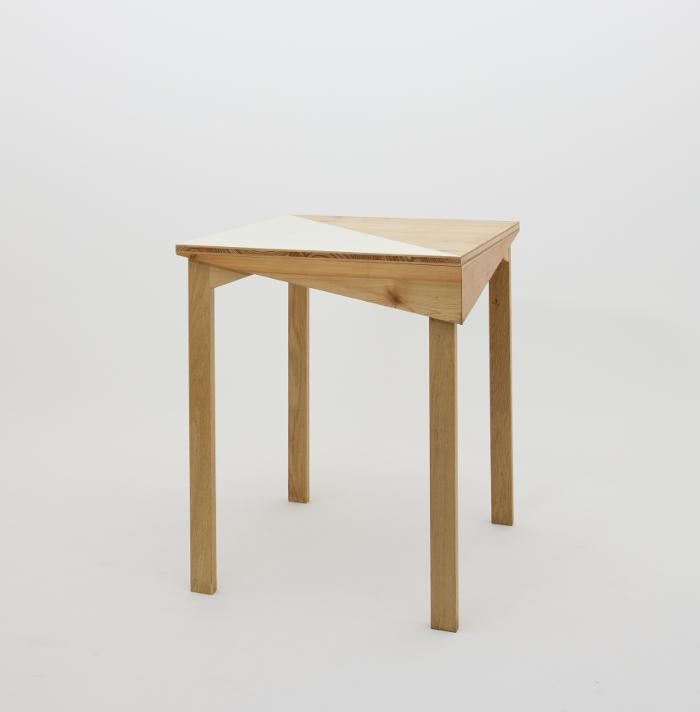 Table design - Mobilier Canadienne par le collectif nantais Fichtre